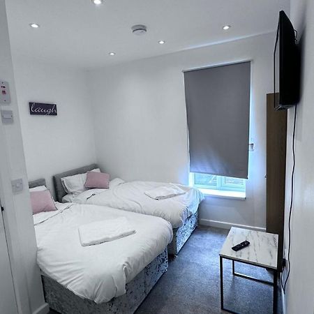Comfy Diamond Ensuite Room Maidstone With Free Parking And Speedy Wifi エクステリア 写真